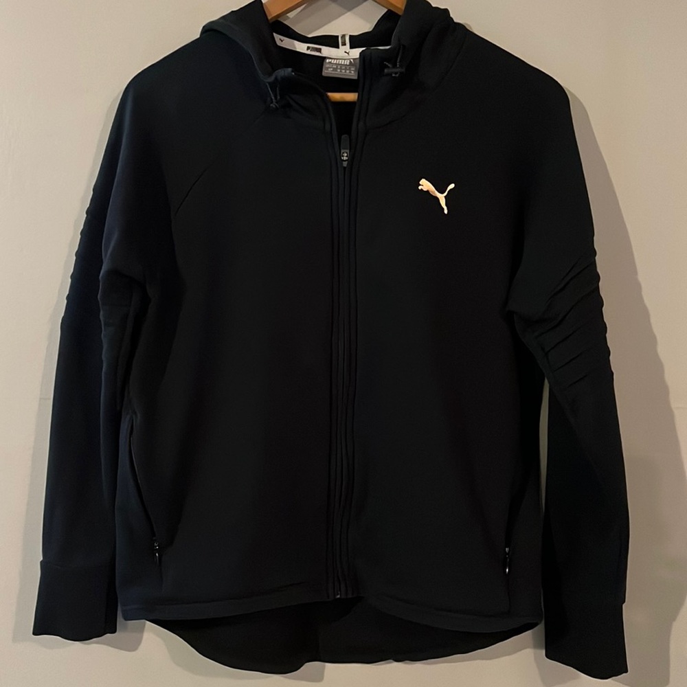 Puma size small sweater *make a bundle offer*multiple items discounted*just ask*